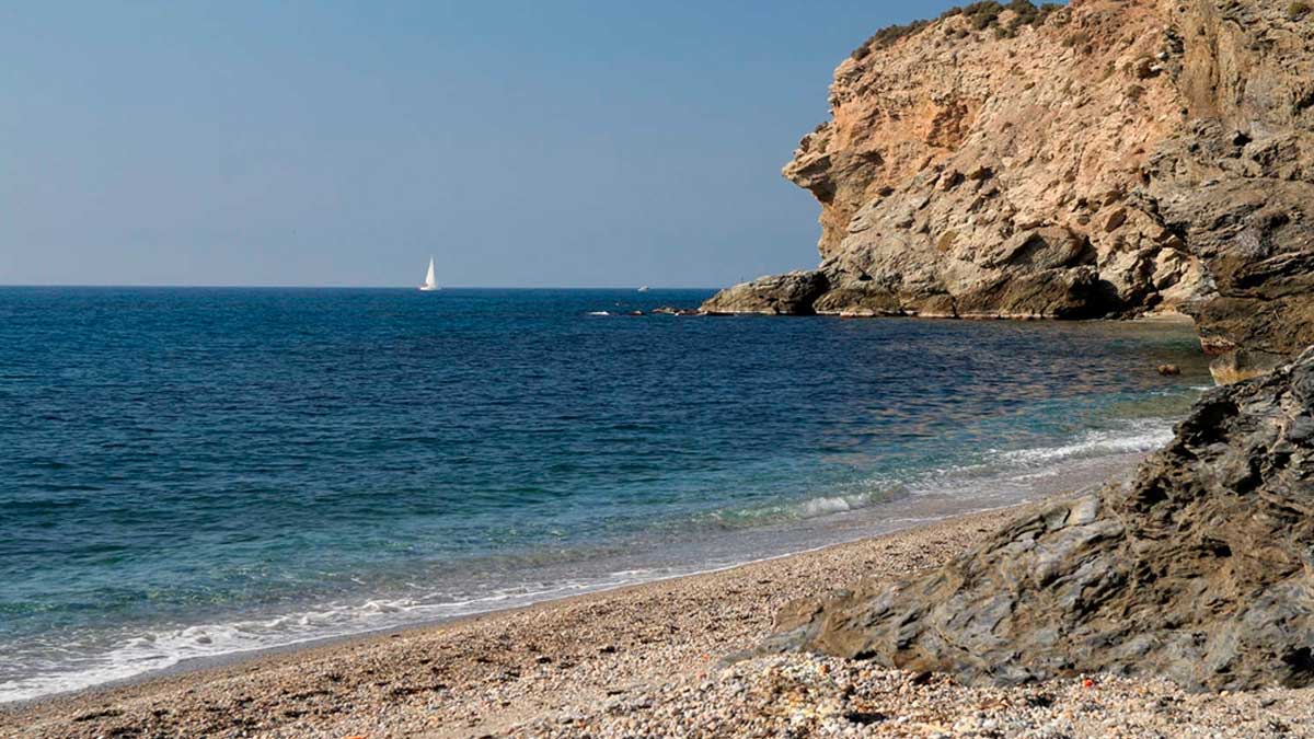 Playa de la Joya en Granada, cala virgen con aguas cristalinas y sin masificación.