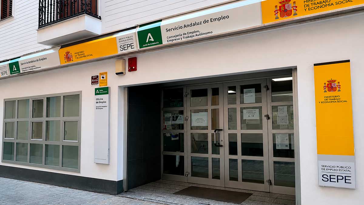 Oficina del Servicio Andaluz de Empleo para solicitar subsidio para mayores en Andalucía