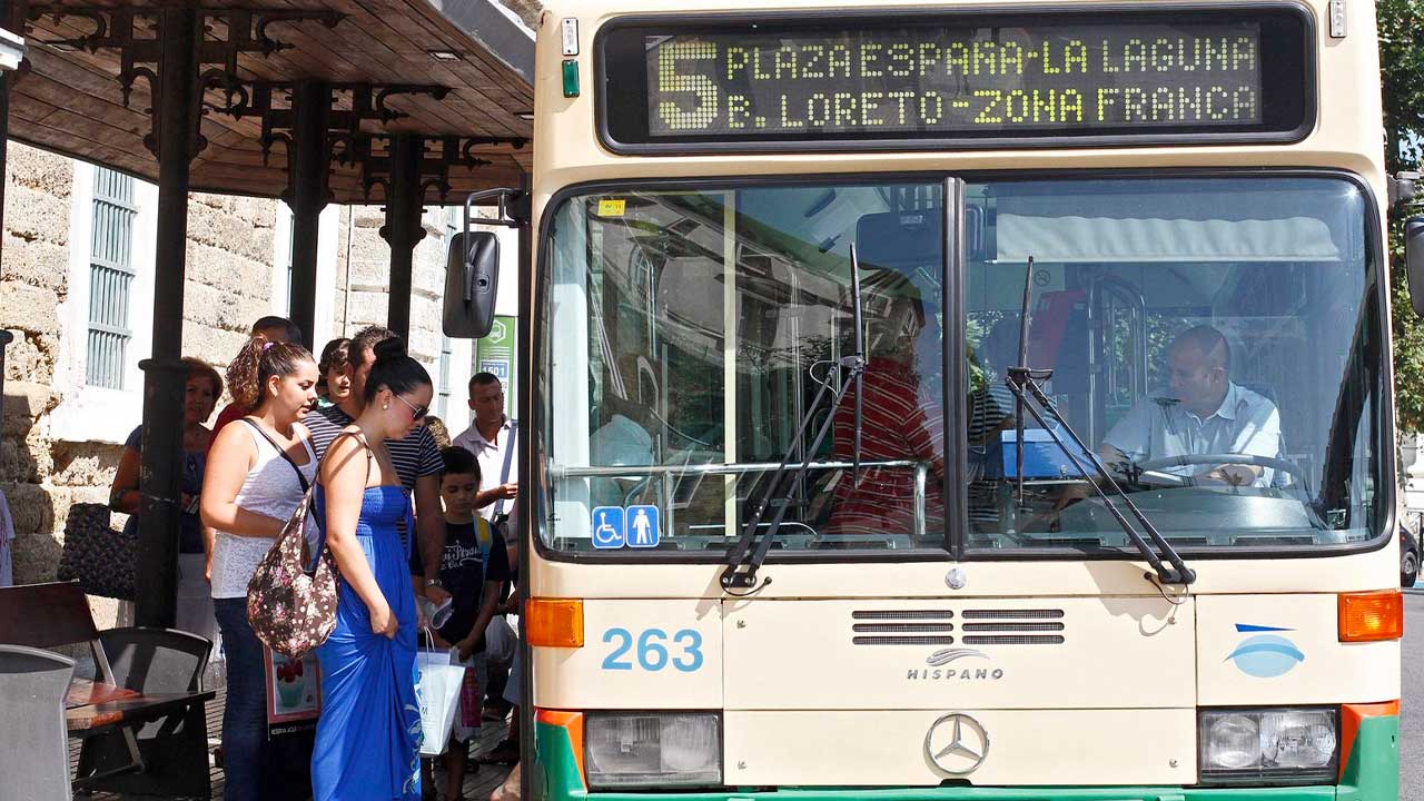 Autobús urbano de Cádiz que será gratuito este viernes 18 de septiembre