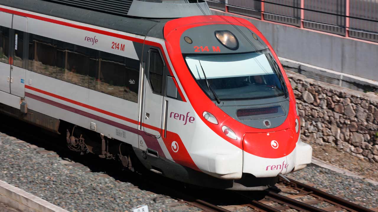 Tren de Cercanías de Renfe como los que prestan servicio en Málaga