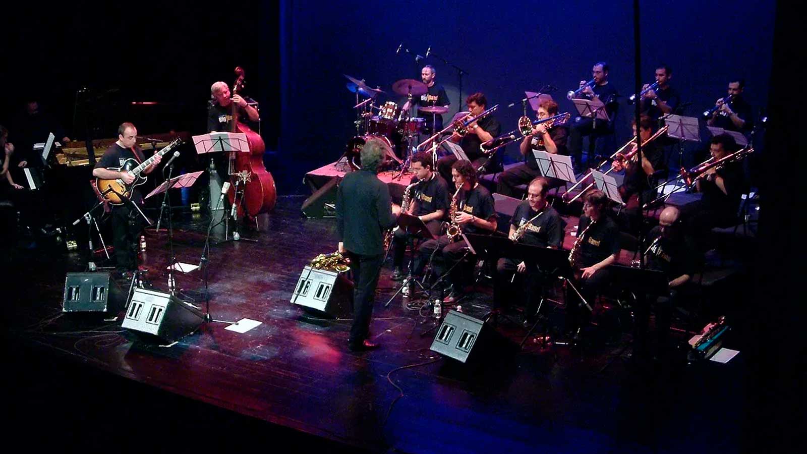Orquesta durante un concierto del Festival de Jazz de Granada