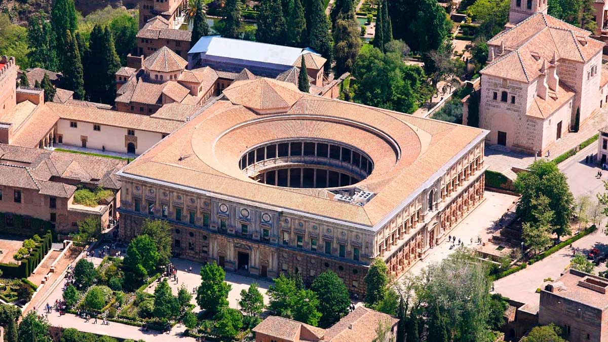 Palacio de Carlos V en la Alhambra de Granada durante la conmemoración de los 500 años de la estancia imperial