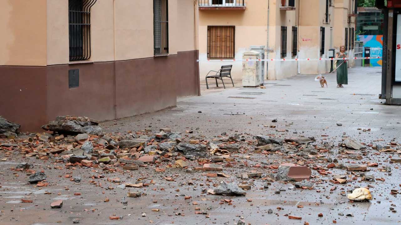 Daños en viviendas tras los terremotos de Granada que mantienen a más de 200 personas desalojadas