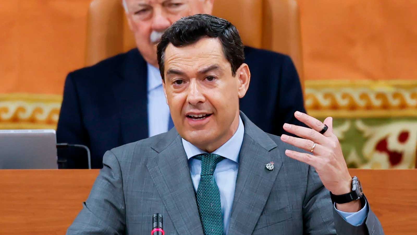 Juanma Moreno durante una intervención en el Parlamento de Andalucía