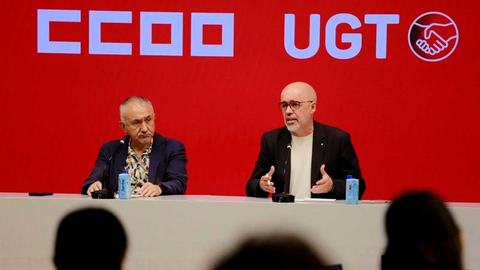Representantes de CCOO y UGT durante una rueda de prensa conjunta