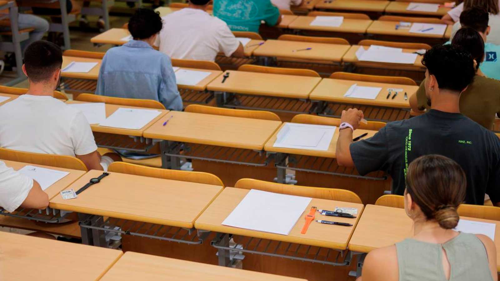 La Junta de Andalucía plantea exigir un B1 en idiomas para poder presentarse a oposiciones