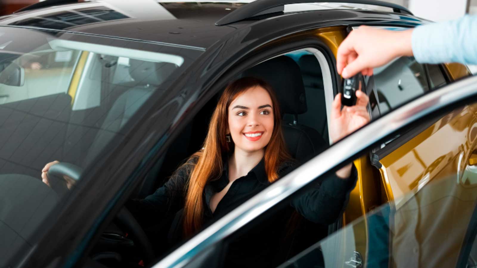 Particular recibe las llaves de un coche nuevo con el Plan Renove Andalucía 2026